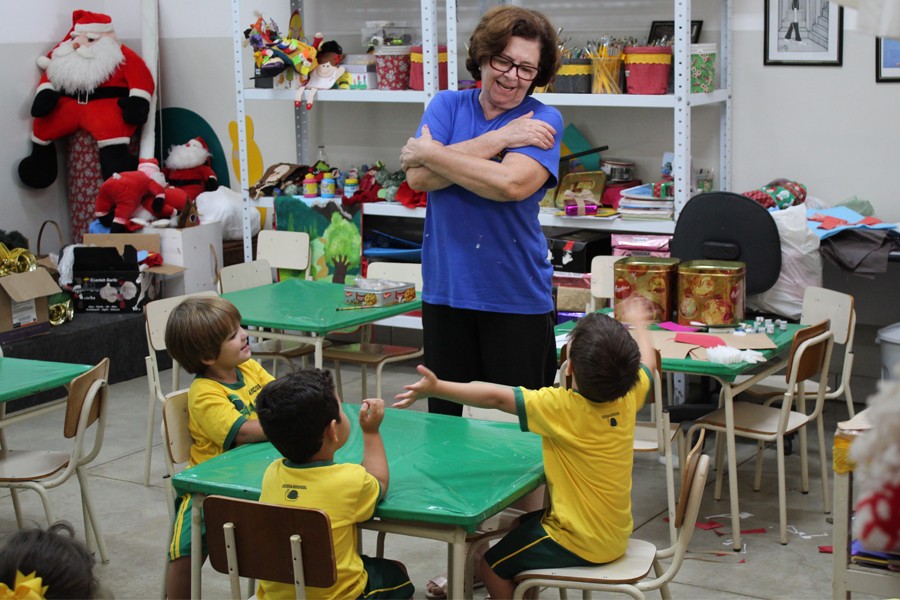 Aula de Artes com a tia Nice