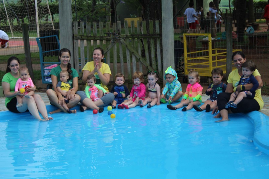 Dia de aula do Baby Manhã no espelho d